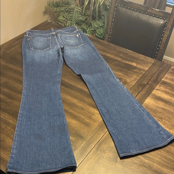 Black Orchid Mia Midrise Skinny Flare Jean - Picture 12 of 16